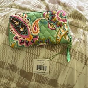 [NWT] Vera Bradley Mint Tutti Frutti Accordion Wallet